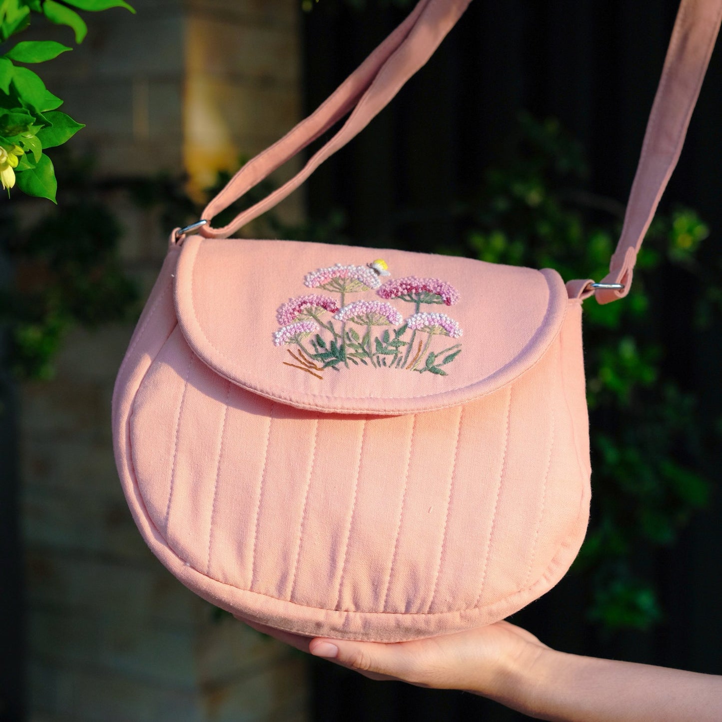Hanmade Shoulder Bag Hand-embroidered flower