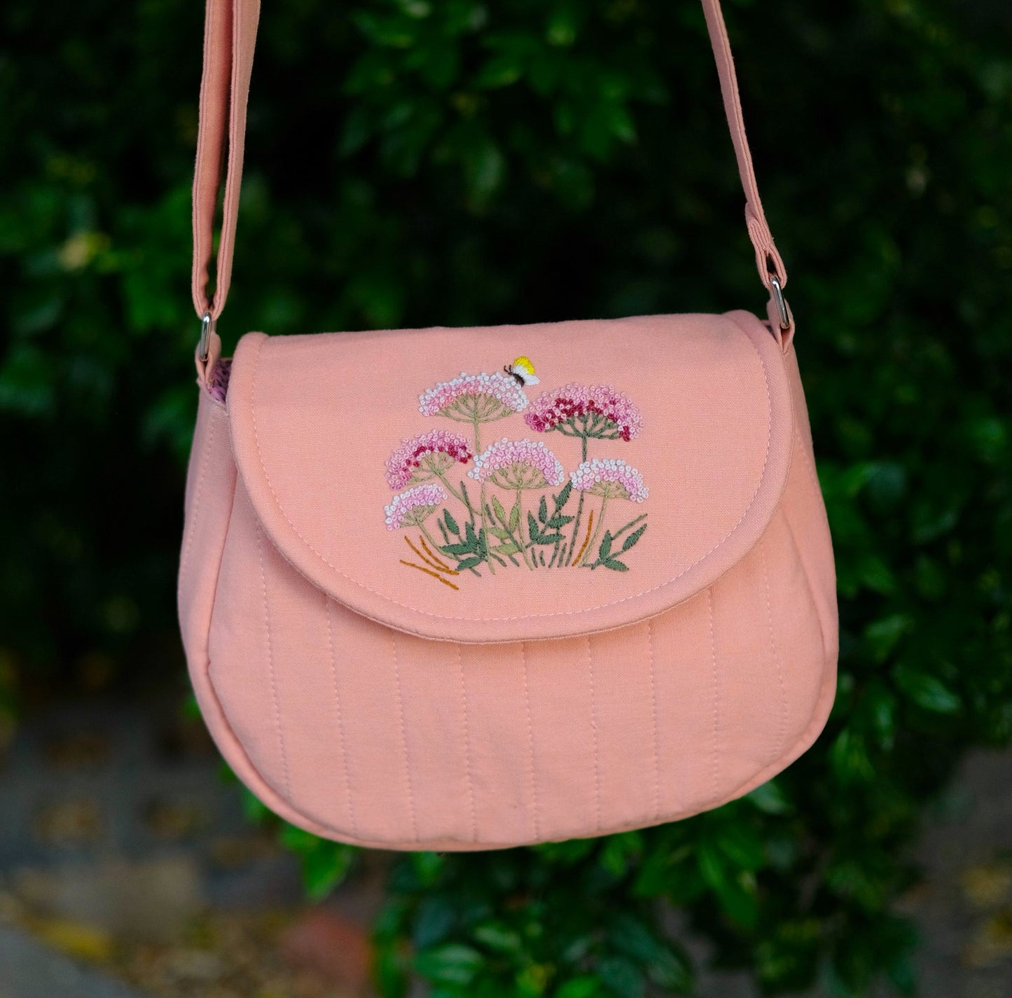 Hanmade Shoulder Bag Hand-embroidered flower