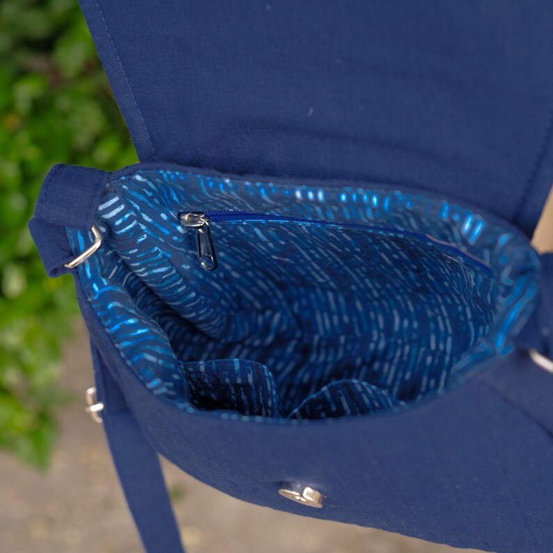 Hanmade Shoulder Bag with Hand-embroidered Flower