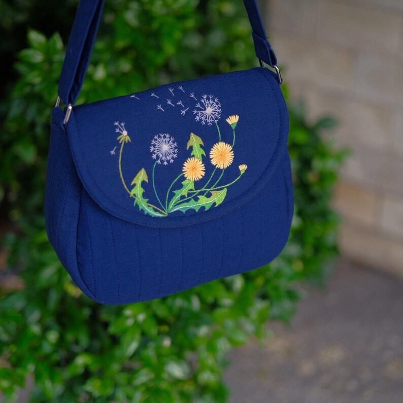 Hanmade Shoulder Bag with Hand-embroidered Flower
