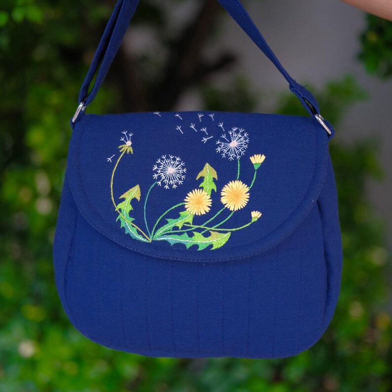 Hanmade Shoulder Bag with Hand-embroidered Flower